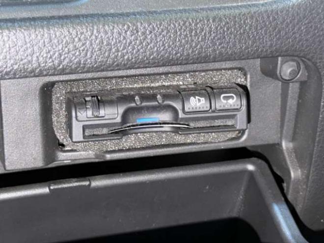 セレナ2.0 ハイウェイスター Vセレクション+Safety 4WD　防錆塗装4WDTVナビBカメETC 2000