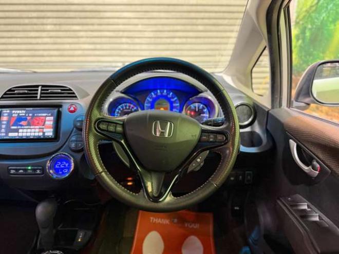 フィットシャトルハイブリッド1.3　防錆塗装TVナビBカメETCドラレコ 2WD 1300