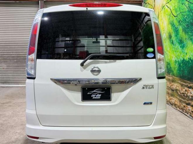 セレナ2.0 ハイウェイスター Vセレクション 4WD　防錆塗装4WDTVナビETC積込タイヤ 2000