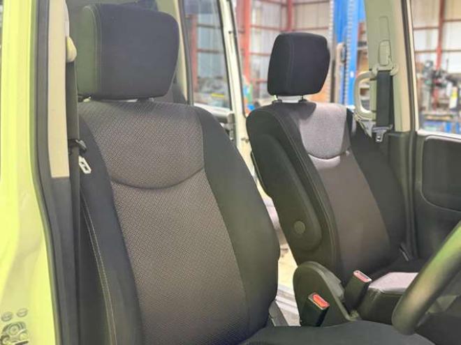 セレナ2.0 ハイウェイスター Vセレクション 4WD　防錆塗装4WDTVナビETC積込タイヤ 2000