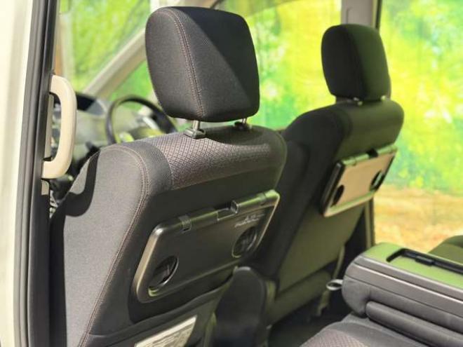 セレナ2.0 ハイウェイスター Vセレクション 4WD　防錆塗装4WDTVナビETC積込タイヤ 2000