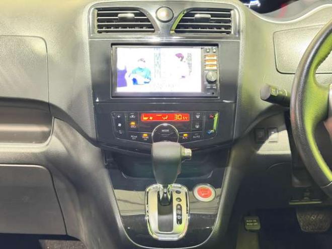 セレナ2.0 ハイウェイスター Vセレクション 4WD　防錆塗装4WDTVナビETC積込タイヤ 2000