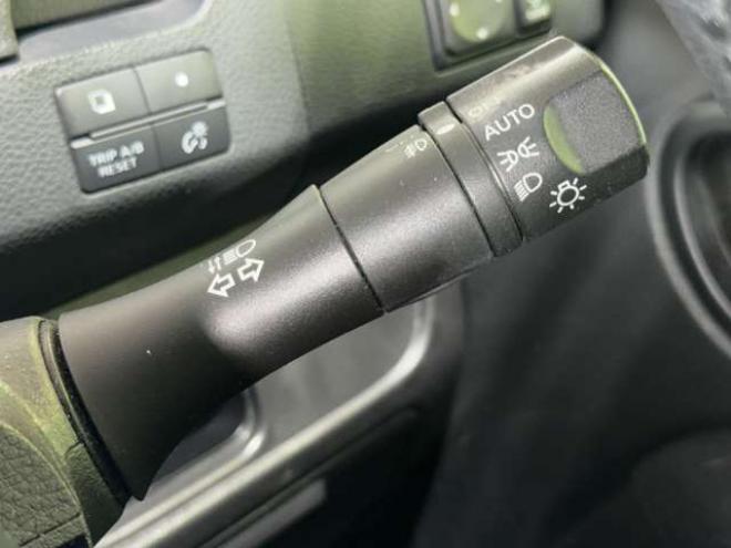 セレナ2.0 ハイウェイスター Vセレクション 4WD　防錆塗装4WDTVナビETC積込タイヤ 2000