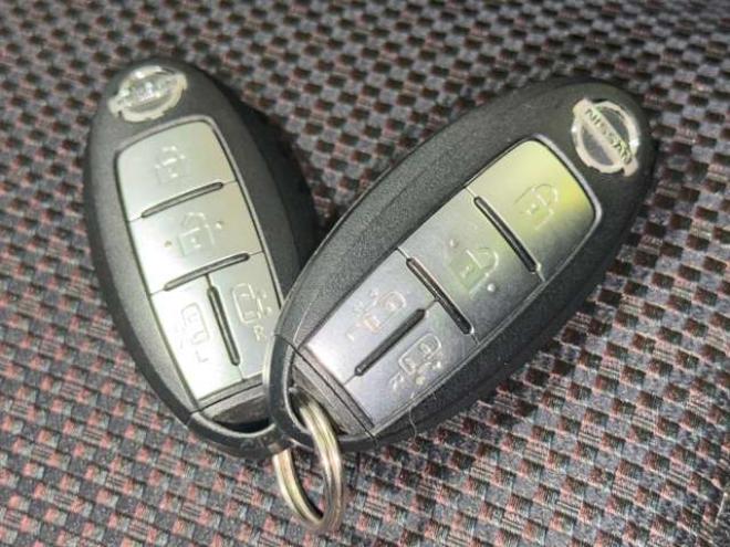 セレナ2.0 ハイウェイスター Vセレクション 4WD　防錆塗装4WDTVナビETC積込タイヤ 2000