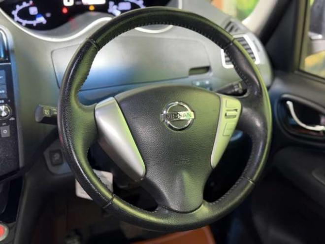 セレナ2.0 ハイウェイスター 4WD　防錆塗装4WDTVナビBカメエンスタETC後席モニタ 2000