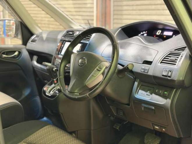 セレナ2.0 ハイウェイスター Vセレクション+Safety 4WD　防錆塗装4WDTVナビBカメエンスタETCドラレコ積込タイヤ 2000