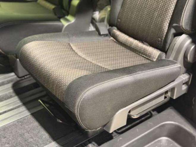 セレナ2.0 ハイウェイスター Vセレクション+Safety 4WD　防錆塗装4WDTVナビBカメエンスタETCドラレコ積込タイヤ 2000