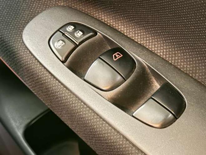 セレナ2.0 ハイウェイスター Vセレクション+Safety 4WD　防錆塗装4WDTVナビBカメエンスタETCドラレコ積込タイヤ 2000
