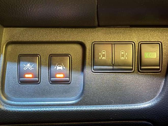 セレナ2.0 20X Vセレクション+Safety 4WD　防錆塗装4WDTVナビBカメETC 2000