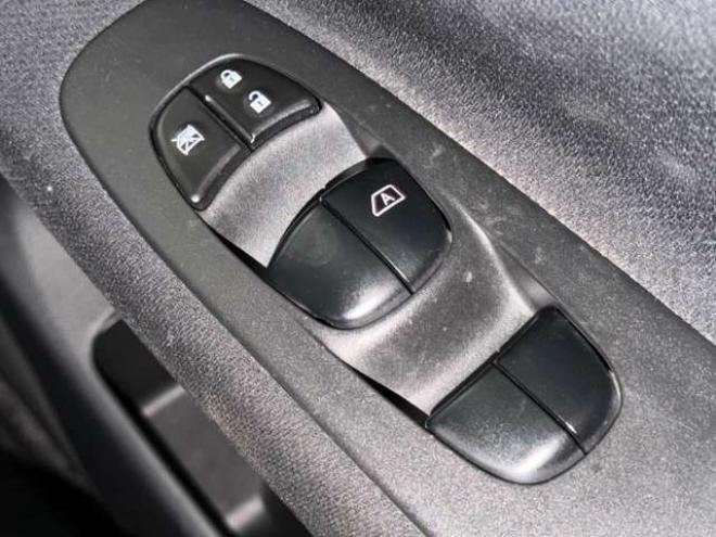 セレナ2.0 20X Vセレクション+Safety 4WD　防錆塗装4WDTVナビBカメETC 2000