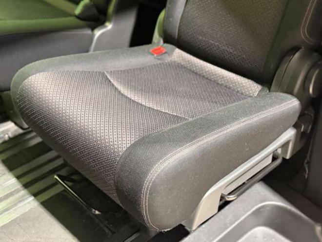 セレナ2.0 ハイウェイスター 4WD　防錆塗装4WDBluetoothオーディオCDスマキーエンスタドラレコ 2000