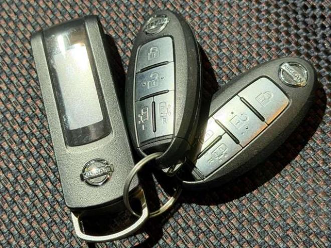 セレナ2.0 ハイウェイスター 4WD　防錆塗装4WDBluetoothオーディオCDスマキーエンスタドラレコ 2000