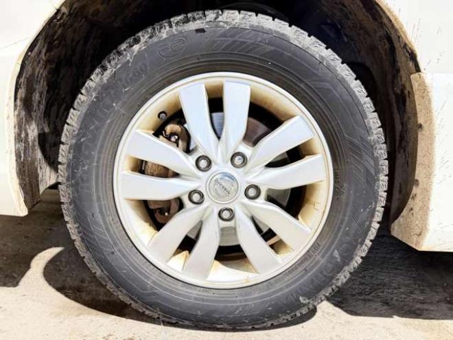 セレナ2.0 ハイウェイスター Vセレクション+Safety 4WD　防錆塗装4WD 2000