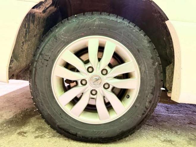 セレナ2.0 ハイウェイスター Vセレクション+Safety 4WD　防錆塗装4WD 2000