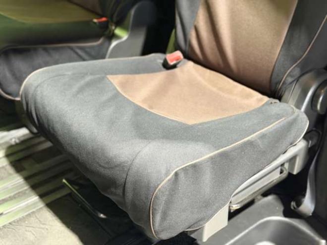 セレナ2.0 ハイウェイスター Vセレクション+Safety 4WD　防錆塗装4WD 2000