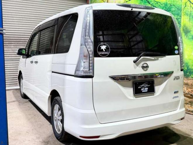 セレナ2.0 ハイウェイスター Vセレクション+Safety 4WD　防錆塗装4WD 2000