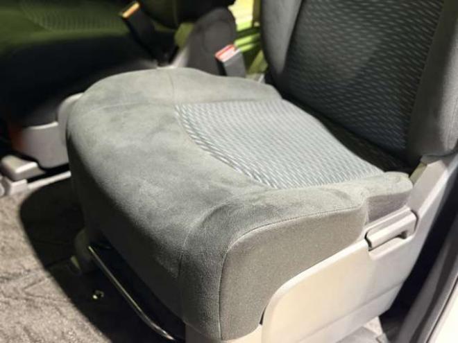 セレナ2.0 20X Vセレクション+Safety アンシャンテ セカンドスライドUP AセーフティPKG 4WD　防錆塗装4WDTVナビBカメエンスタETC積込タイヤ 2000