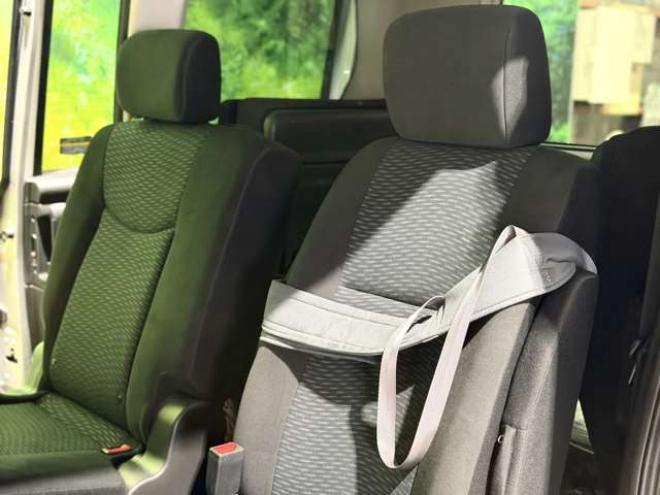 セレナ2.0 20X Vセレクション+Safety アンシャンテ セカンドスライドUP AセーフティPKG 4WD　防錆塗装4WDTVナビBカメエンスタETC積込タイヤ 2000