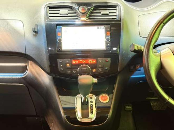セレナ2.0 ハイウェイスター Vセレクション+Safety アドバンストセーフティ パッケージ 4WD　防錆塗装4WDTVナビBカメエンスタETC後席モニタ 2000