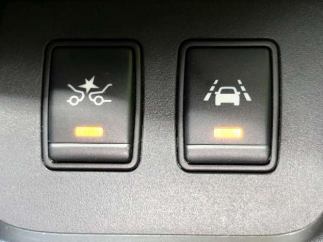 セレナ2.0 ハイウェイスター Vセレクション+Safety アドバンストセーフティ パッケージ 4WD　防錆塗装4WDTVナビBカメエンスタETC後席モニタ 2000