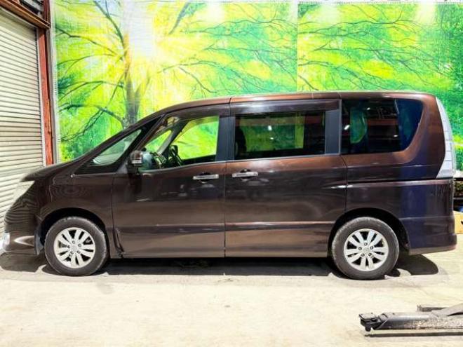セレナ2.0 ハイウェイスター Vセレクション+Safety アドバンストセーフティ パッケージ 4WD　防錆塗装4WDTVナビBカメエンスタETC後席モニタ 2000