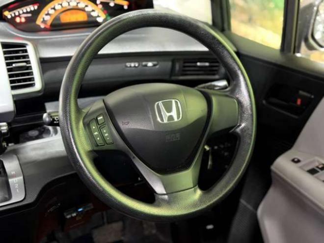 フリード1.5 G Lパッケージ 4WD　防錆塗装4WDナビBカメエンスタETC 1500