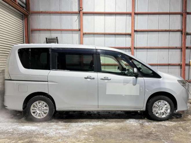 セレナ2.0 20X 4WD　防錆塗装4WDラジオナビETC 2000
