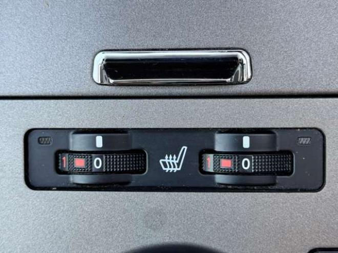 レクサスIS 250 4WD　スマートキー・エンジンスターター・純正HIDマルチナビ・両席シートヒーター・クルーズコントロール・パドルシフト・HIDヘッドライト・LEDフォグ・ワイパーデアイサー・ETC・Bカメラ・AUX・ワンセグTV・両席パワー 2500