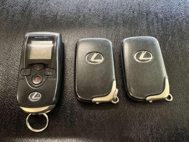 レクサスIS 250 4WD　スマートキー・エンジンスターター・純正HIDマルチナビ・両席シートヒーター・クルーズコントロール・パドルシフト・HIDヘッドライト・LEDフォグ・ワイパーデアイサー・ETC・Bカメラ・AUX・ワンセグTV・両席パワー 2500