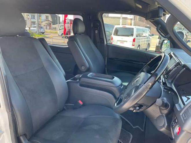 ハイエースバン2.7 スーパーGL ダークプライムII ワイド ミドルルーフ ロングボディ 4WD　TOYOオープンカントリーR/T215/65R16　ナイトロパワーM29スティンガー16インチAW　ワンオーナー　社外ナビTV　両側パワースライドドア　ETC　Pivot製クルコン　Tom's製テールライト　JAOS リヤスキッドバー 2700