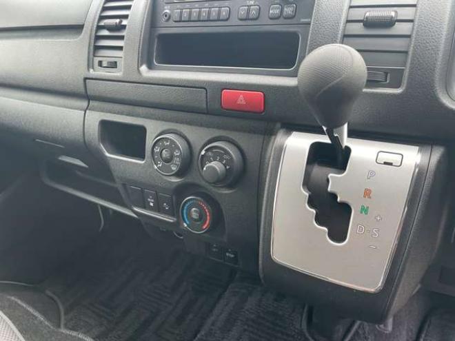 ハイエースバン2.8 ウェルキャブ Bタイプ ロング ディーゼルターボ 4WD　4WD　ウェルキャブBタイプ　10人乗り(車いす2基+8人)　トヨタセーフティセンス付　リアヒーター・クーラー 福祉車両 2800