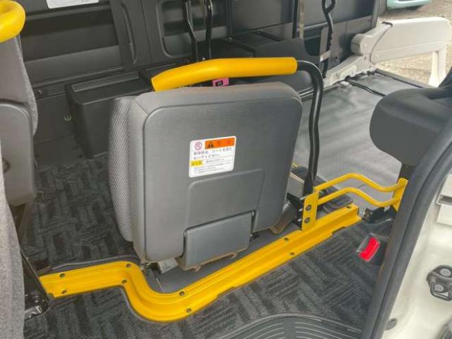 ハイエースバン2.8 ウェルキャブ Bタイプ ロング ディーゼルターボ 4WD　4WD　ウェルキャブBタイプ　10人乗り(車いす2基+8人)　トヨタセーフティセンス付　リアヒーター・クーラー 福祉車両 2800