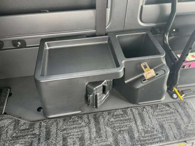 ハイエースバン2.8 ウェルキャブ Bタイプ ロング ディーゼルターボ 4WD　4WD　ウェルキャブBタイプ　10人乗り(車いす2基+8人)　トヨタセーフティセンス付　リアヒーター・クーラー 福祉車両 2800