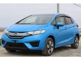 フィット　1.5 ハイブリッド Fパッケージ 4WD　検二年　バックカメラ　自社　ローンカノウ 1500