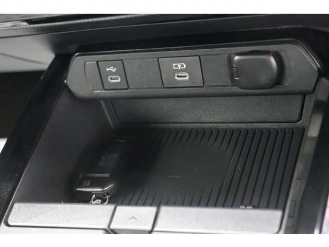 プリウス2.0 G E-Four 4WD　検二年　シートヒーター　ETC　バックカメラ　クルコン　ブラインドスポットモニター 2000