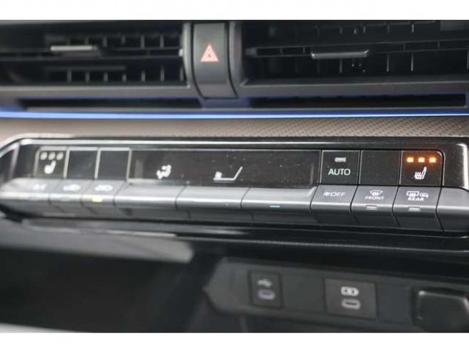 プリウス2.0 G E-Four 4WD　検二年　シートヒーター　ETC　バックカメラ　クルコン　ブラインドスポットモニター 2000