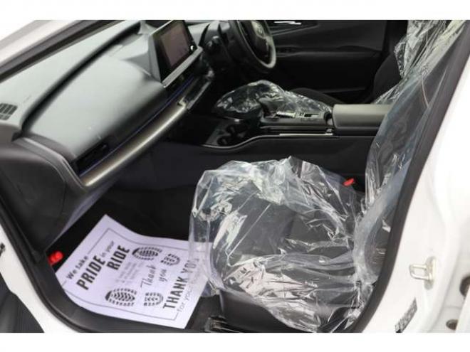 プリウス2.0 G E-Four 4WD　検二年　シートヒーター　ETC　バックカメラ　クルコン　ブラインドスポットモニター 2000