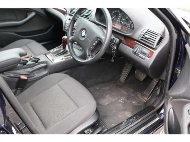 BMW3シリーズ 320i　検二年　ワンオーナー　ETC　キーレス 正規輸入車 2WD 2200