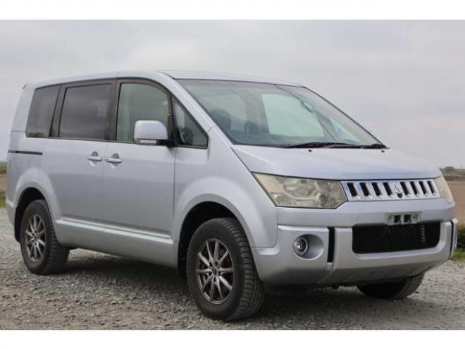 デリカD：5 2.4 G ナビパッケージ 4WD　検二年　ワンオーナー　バックカメラ　ETC　クルコン　パドルシフト　オートライト　自社　ローンカノウ 2400