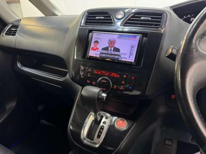セレナ2.0 ハイウェイスター 4WD　両側Pスライド　ナビ　TV　Egスターター 2000