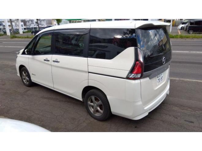 セレナX-V セレクション　4WD 4WD 2000 5Dr