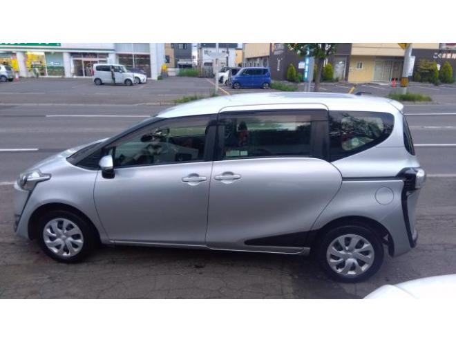 シエンタX-Vパッケージ　4WD 4WD 1500 5Dr