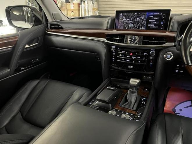 レクサスＬＸ５７０　本州仕入　寒冷地仕様　禁煙車　純正２０インチＡＷ　レクサスセーフティセンス　マークレビンソン　モデリスタスポイラー　純正ブラックレザーシート　社外１８インチＡＷ＋スタッドレスタイヤ　パノラミックビュー 4WD 5700 5Dr