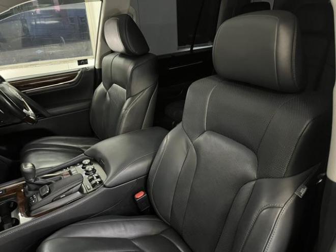 レクサスＬＸ５７０　本州仕入　寒冷地仕様　禁煙車　純正２０インチＡＷ　レクサスセーフティセンス　マークレビンソン　モデリスタスポイラー　純正ブラックレザーシート　社外１８インチＡＷ＋スタッドレスタイヤ　パノラミックビュー 4WD 5700 5Dr