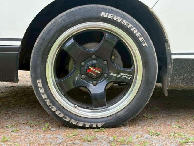 キャラバンNV350 2.5 プレミアムGX ロングボディ ディーゼルターボ 4WD　社外11インチナビ　バックカメラ　エンジンスターター　ETC　ワンオーナー　左側電動スライドドア　社外アルミ　パワーウィンドウ　パワステ　後席モニター　ABS　キーレスエントリー　衝突被害軽減ブレーキ 2500