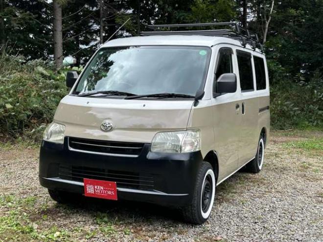 タウンエースバン1.5 GL 4WD　ベージュツートン全塗装済　ストラーダナビTV　バックカメラ　LEDヘッドライト　純正デフロック　リアヒーター　寒冷地仕様　ブラウンレザー調シートカバー　ルーフラック 1500
