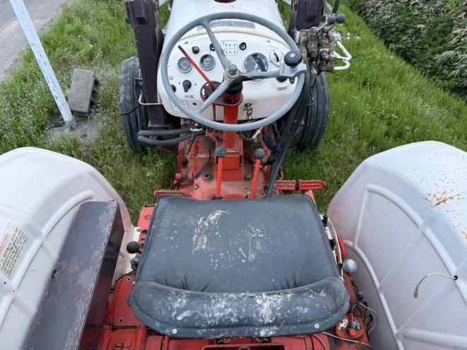 トラクターDB デビットブラウン 995 64馬力 2WD 除雪に！