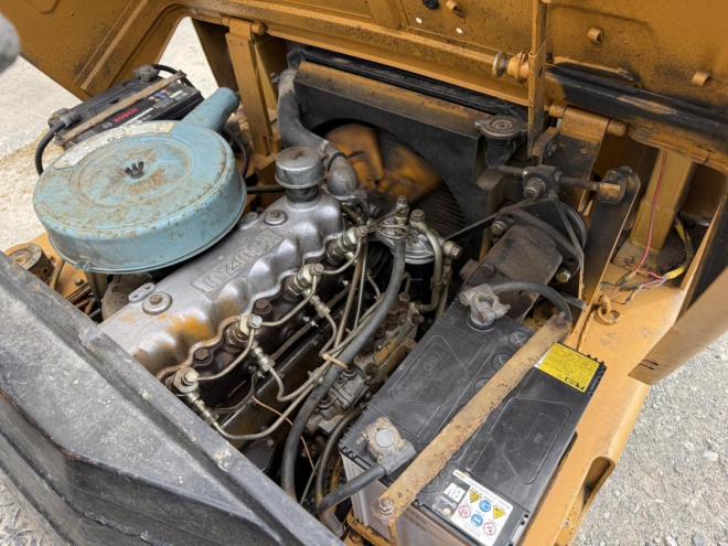 フォークリフトコマツ FD25 ヒンジ付きディーゼル ダブルタイヤ