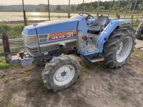 トラクター　イセキ GEAS31 31馬力 4WD キャビンなし