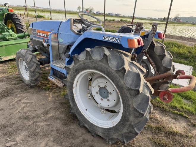 トラクターイセキ GEAS31 31馬力 4WD キャビンなし